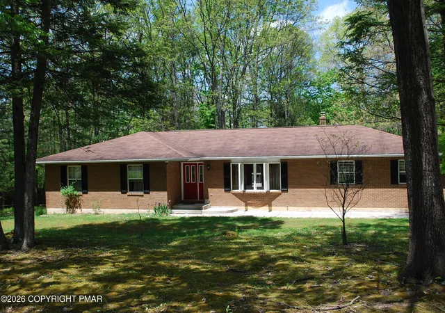 Homes for sale in Effort, PA | 1755 Cane Ln, Effort, PA 18330 | MLS# PM-141378