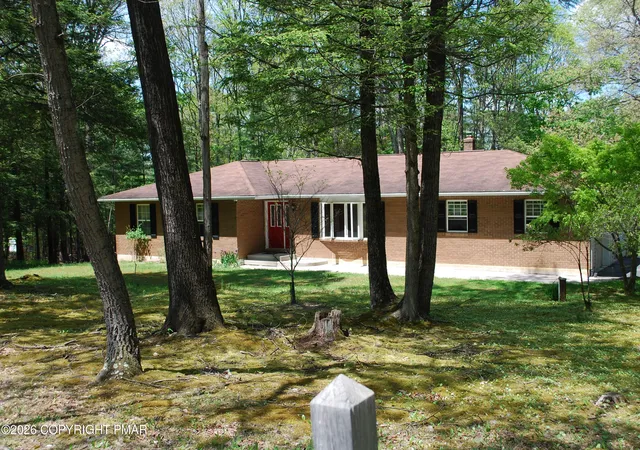 Homes for sale in Effort, PA | 1755 Cane Ln, Effort, PA 18330 | MLS# PM-141378