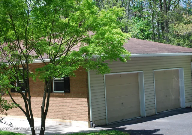 Homes for sale in Effort, PA | 1755 Cane Ln, Effort, PA 18330 | MLS# PM-141378