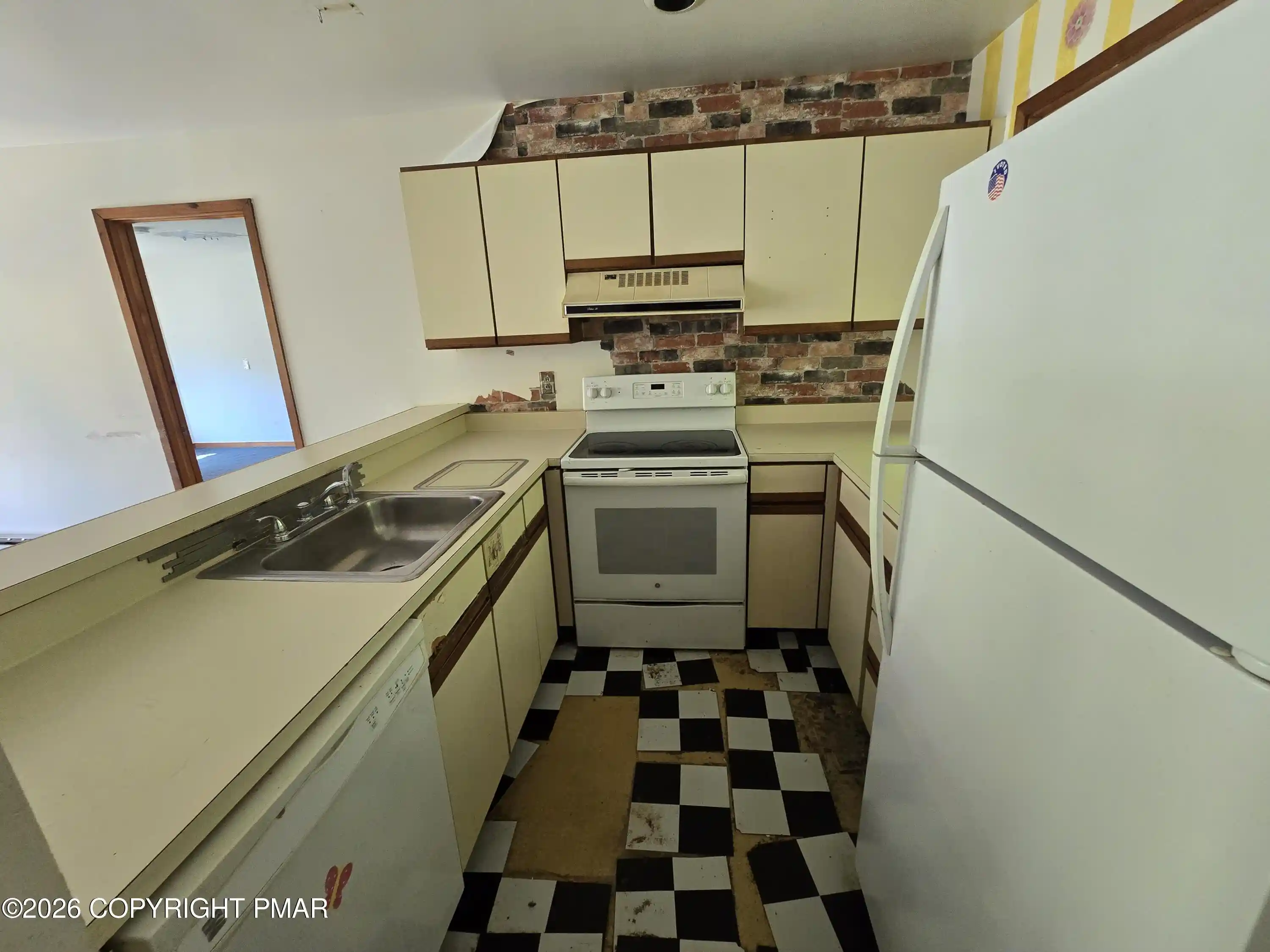 Listing Photo 2 - Condo for sale in 338 Holw Rd located at 338 Holw Rd, East Stroudsburg, PA 18302 - Unit 338 Hollow Rd