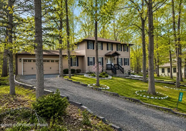 Homes for sale in Tamiment, PA | 108 Hobbit Dr, Tamiment, PA 18371 | MLS# PM-141460