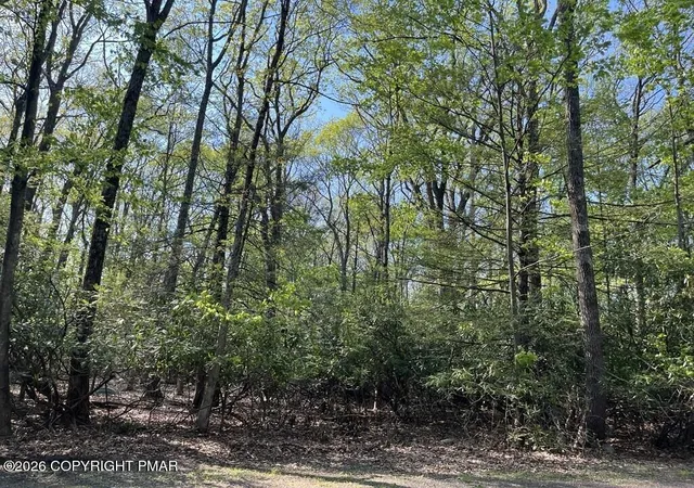 Homes for sale in Tannersville, PA | 302 Aspen Wy, Tannersville, PA 18372 | MLS# PM-141482