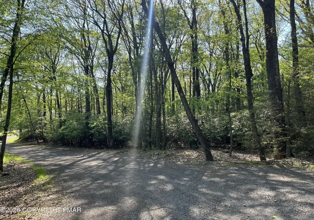 Homes for sale in Tannersville, PA | 302 Aspen Wy, Tannersville, PA 18372 | MLS# PM-141482