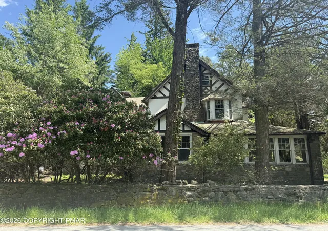 Homes for sale in Mount Pocono, PA | 33 Knox St, Mount Pocono, PA 18344 | MLS# PM-142234