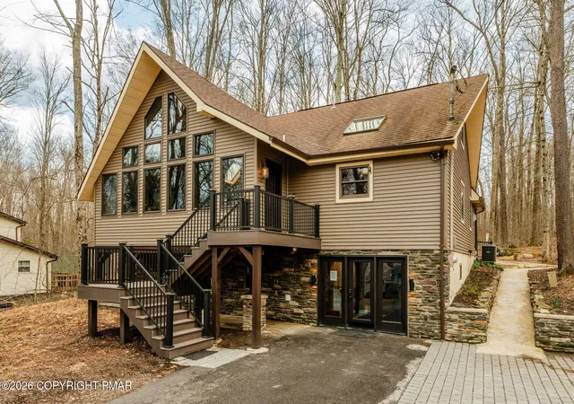 Homes for sale in Pocono Lake, PA | 127 Oswayo Dr, Pocono Lake, PA 18347 | MLS# PM-141468