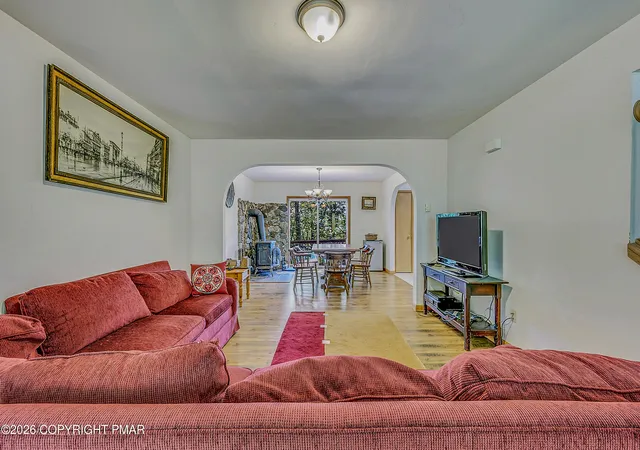 Photo 3 of Single family home for sale at 164 Bellingham Dr, Bushkill, PA 18324 | MLS# PM-141492 | Listing updated on 2026-05-22