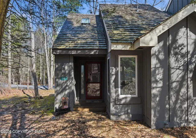 Homes for sale in White Haven, PA | 16 Slalom, White Haven, PA 18661 | MLS# PM-141530