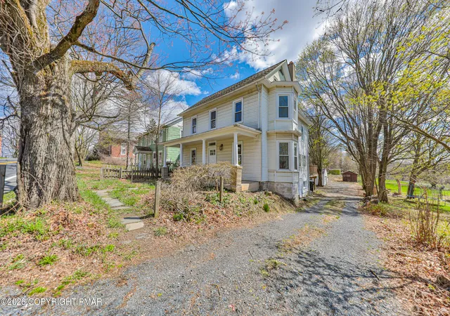 Homes for sale in Mount Bethel, PA | 589 S Delaware Dr, Mount Bethel, PA 18343 | MLS# PM-141514