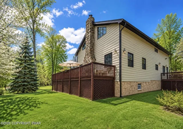 Homes for sale in Blakeslee, PA | 252 High Country Dr, Blakeslee, PA 18610 | MLS# PM-141541