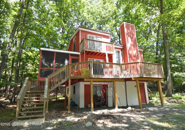 Homes for sale in Bushkill, PA | 128 Ashley Ct, Bushkill, PA 18324 | MLS# PM-141547