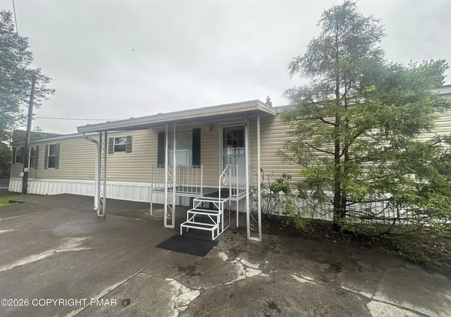 Homes for sale in Stroudsburg, PA | 247 Kims Wy, Stroudsburg, PA 18360 | MLS# PM-141603