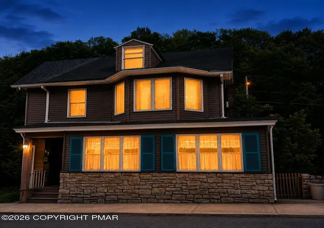 Homes for sale in Jim Thorpe, PA | 111 W Broadway, Jim Thorpe, PA 18229 | MLS# PM-141624