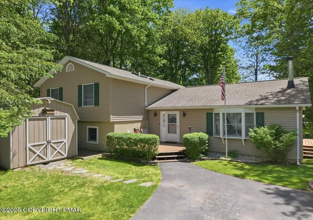 Homes for sale in Tobyhanna, PA | 4142 Romeo Rd, Tobyhanna, PA 18466 | MLS# PM-142284