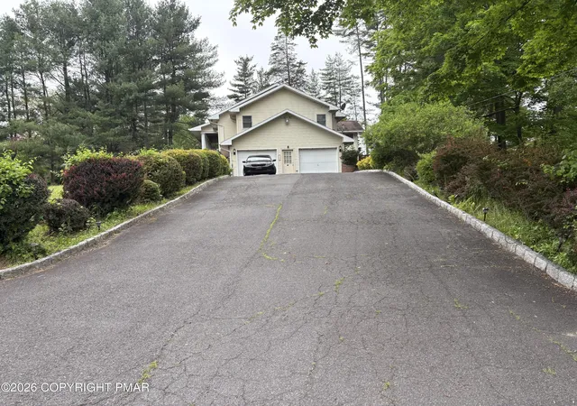 Photo 3 of Single family home for sale at 128 Wilbur Bloom Blvd, East Stroudsburg, PA 18302 | MLS# PM-141614 | Listing updated on 2026-10-07