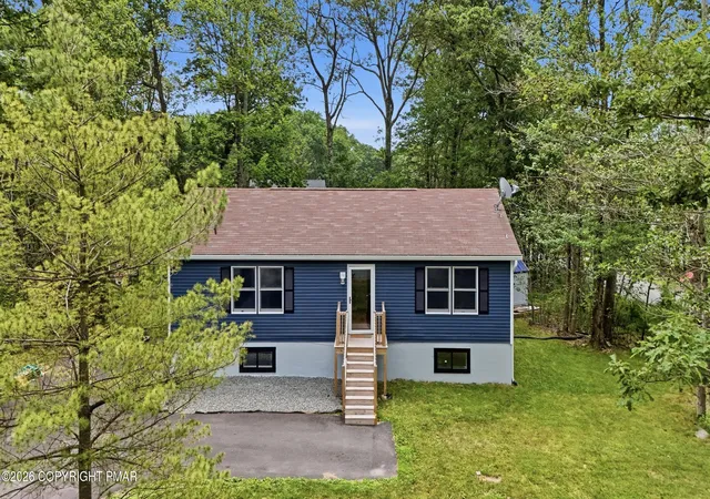 Homes for sale in Tobyhanna, PA | 1073 Seven Nations Dr, Tobyhanna, PA 18466 | MLS# PM-142732