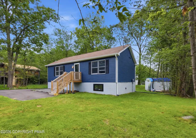 Homes for sale in Tobyhanna, PA | 1073 Seven Nations Dr, Tobyhanna, PA 18466 | MLS# PM-142732