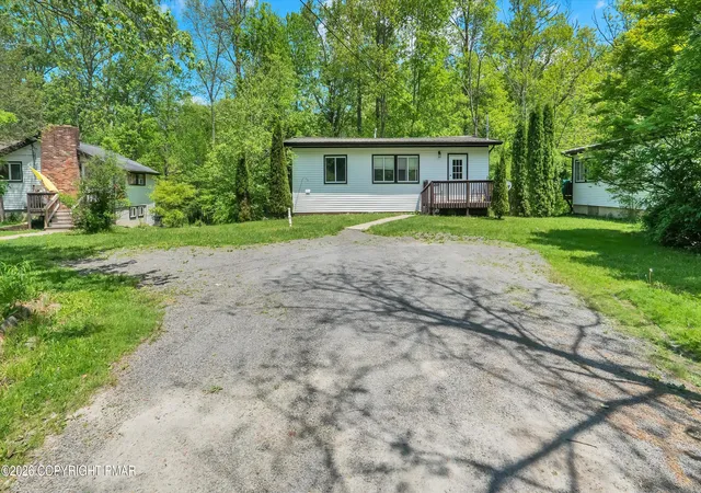 Homes for sale in Bartonsville, PA | 1466 Pocono Ln, Bartonsville, PA 18321 | MLS# PM-141701