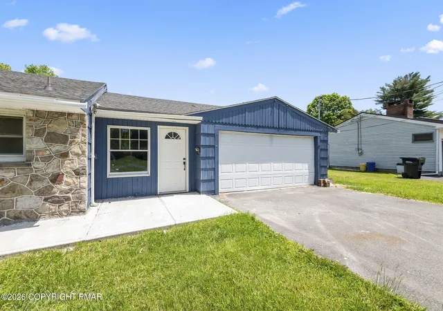 Photo 5 of Single family home for sale at 95 10th Street, Matamoras, PA 18336 | MLS# PM-141661 | Listing updated on 2026-07-23
