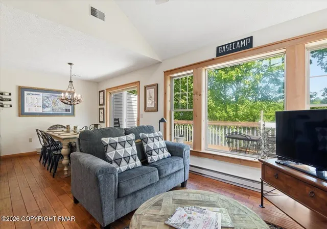 Homes for sale in Tannersville, PA | 344 Hemlock Ln, Tannersville, PA 18372 | MLS# PM-141692