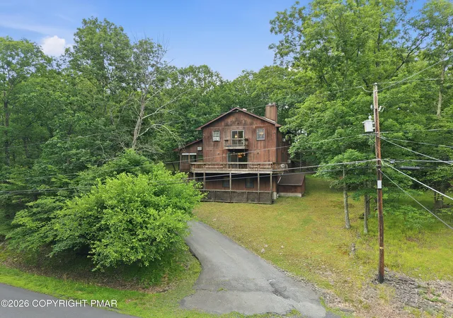 Homes for sale in East Stroudsburg, PA | 548 Lakeside Dr, East Stroudsburg, PA 18301 | MLS# PM-142611