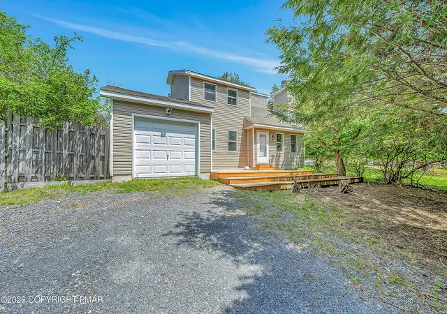 Homes for sale in Blakeslee, PA | 405 Skyline Dr, Blakeslee, PA 18610 | MLS# PM-141792