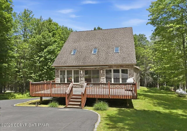 Homes for sale in Greentown, PA | 123 Wallenpaupack Dr, Greentown, PA 18426 | MLS# PM-141780