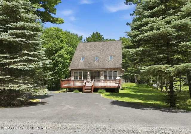 Photo 3 of Single family home for sale at 123 Wallenpaupack Dr, Greentown, PA 18426 | MLS# PM-141780 | Listing updated on 2026-09-01