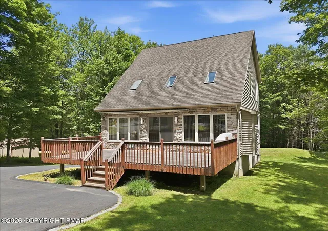 Photo 4 of Single family home for sale at 123 Wallenpaupack Dr, Greentown, PA 18426 | MLS# PM-141780 | Listing updated on 2026-09-01