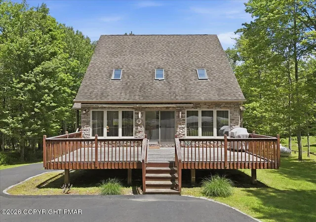 Photo 5 of Single family home for sale at 123 Wallenpaupack Dr, Greentown, PA 18426 | MLS# PM-141780 | Listing updated on 2026-09-01