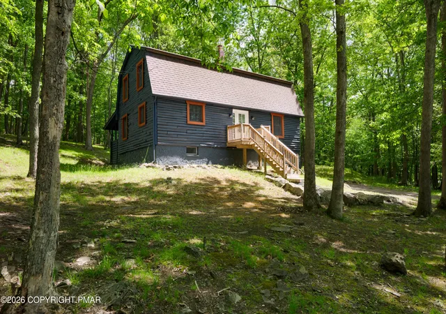 3rd image of 3307 Westminster Dr, East Stroudsburg, PA 18302 | MLS# PM-141778