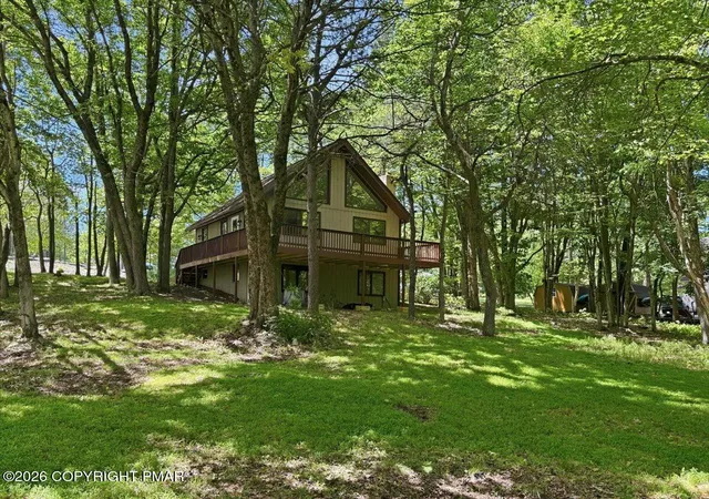 Homes for sale in Long Pond, PA | 2166 Wild Laurel Dr, Long Pond, PA 18334 | MLS# PM-141998