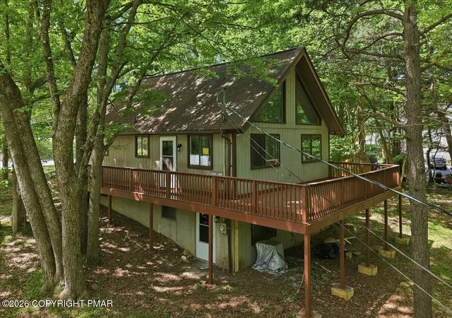 Homes for sale in Long Pond, PA | 2166 Wild Laurel Dr, Long Pond, PA 18334 | MLS# PM-141998