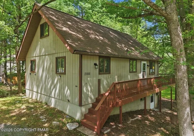 Homes for sale in Long Pond, PA | 2166 Wild Laurel Dr, Long Pond, PA 18334 | MLS# PM-141998