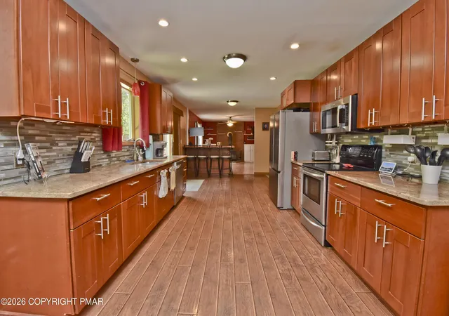 Photo 3 of Single family home for sale at 320 Ramblebush Rd, Stroudsburg, PA 18360 | MLS# PM-141885 | Listing updated on 2026-08-27