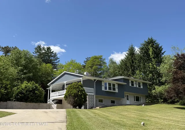 Homes for sale in Lehighton, PA | 174 Horseshoe Ln, Lehighton, PA 18235 | MLS# PM-141839