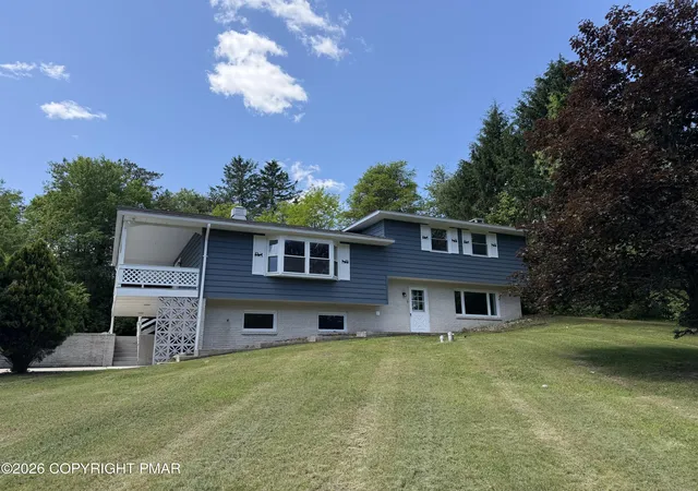 Homes for sale in Lehighton, PA | 174 Horseshoe Ln, Lehighton, PA 18235 | MLS# PM-141839