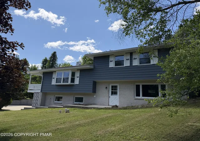 Homes for sale in Lehighton, PA | 174 Horseshoe Ln, Lehighton, PA 18235 | MLS# PM-141839