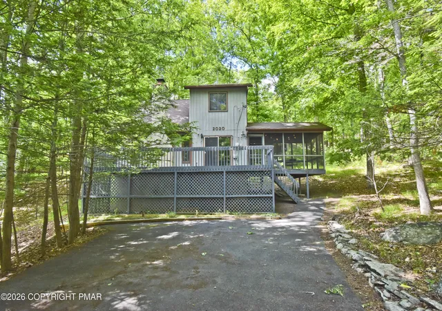 Homes for sale in Bushkill, PA | 148 Manchester Dr, Bushkill, PA 18324 | MLS# PM-141890