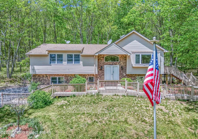Homes for sale in Effort, PA | 171 Foothill Blvd, Effort, PA 18330 | MLS# PM-141796