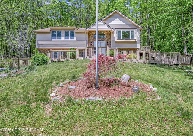 Homes for sale in Effort, PA | 171 Foothill Blvd, Effort, PA 18330 | MLS# PM-141796