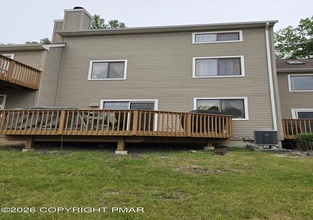 Photo 3 of Condo for sale at 3326 Windermere Dr, Bushkill, PA 18324 | MLS# PM-142033 | Listing updated on 2026-10-06