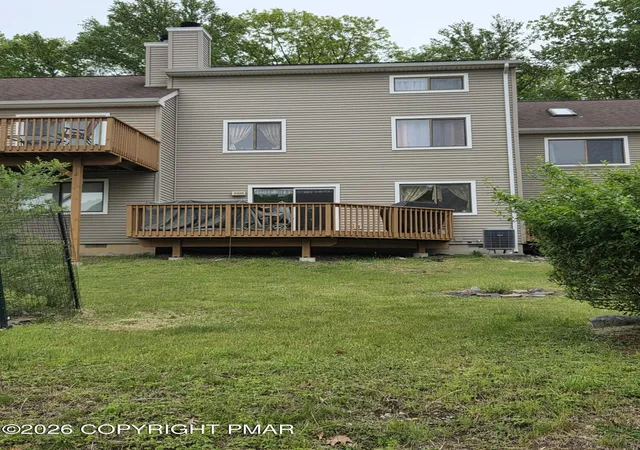Photo 3 of Condo for sale at 3326 Windermere Dr, Bushkill, PA 18324 | MLS# PM-142033 | Listing updated on 2026-10-06