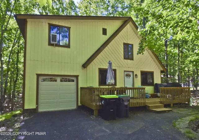 Homes for sale in East Stroudsburg, PA | 2059 Candlewood Dr, East Stroudsburg, PA 18301 | MLS# PM-142030