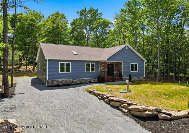 Homes for sale in Greentown, PA | 124 Wallenpaupack Dr, Greentown, PA 18426 | MLS# PM-141823