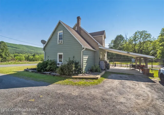 Photo 4 of Single Family Residence at 331 E Lizard Crk Rd, Lehighton, PA 18235 | MLS# PM-141852 |  | Sold on 2026-08-17