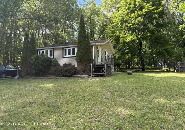 Homes for sale in Kunkletown, PA | 9104 Robinhood Dr, Kunkletown, PA 18058 | MLS# PM-141893
