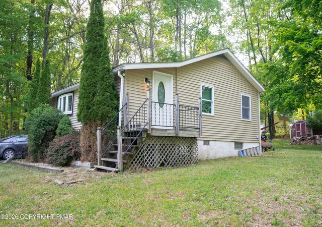 Homes for sale in Kunkletown, PA | 9104 Robinhood Dr, Kunkletown, PA 18058 | MLS# PM-141893