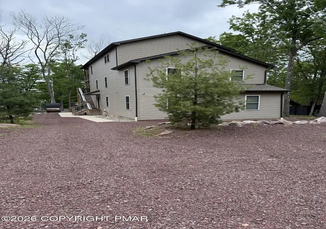 Homes for sale in Lake Harmony, PA | 74 Lakeview Dr, Lake Harmony, PA 18624 | MLS# PM-141863