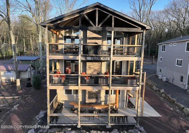 Homes for sale in Lake Harmony, PA | 74 Lakeview Dr, Lake Harmony, PA 18624 | MLS# PM-141863