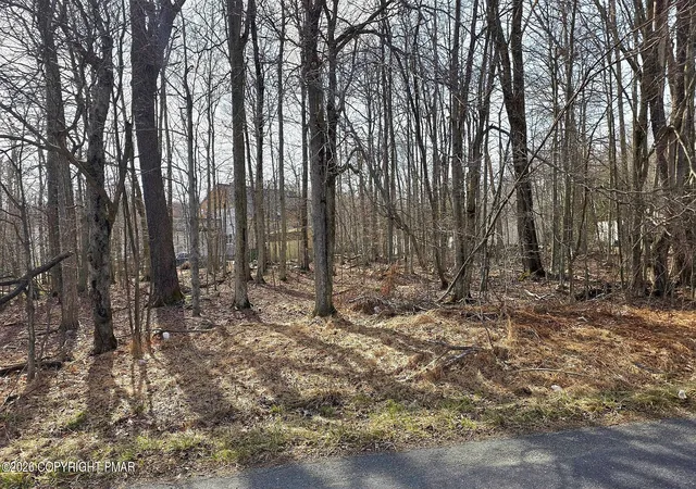Homes for sale in Tobyhanna, PA | 9208 Westwood Dr, Tobyhanna, PA 18466 | MLS# PM-141870